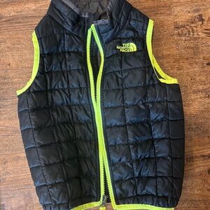 The North Face Black and Neon Green Puffer Vest NWOT